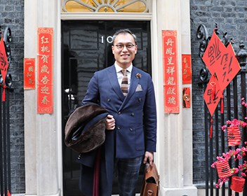 Shengke Zhi outside 10 Downing Street
