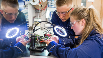 EngineeringUK report examines career outcomes of engineering and technology graduates